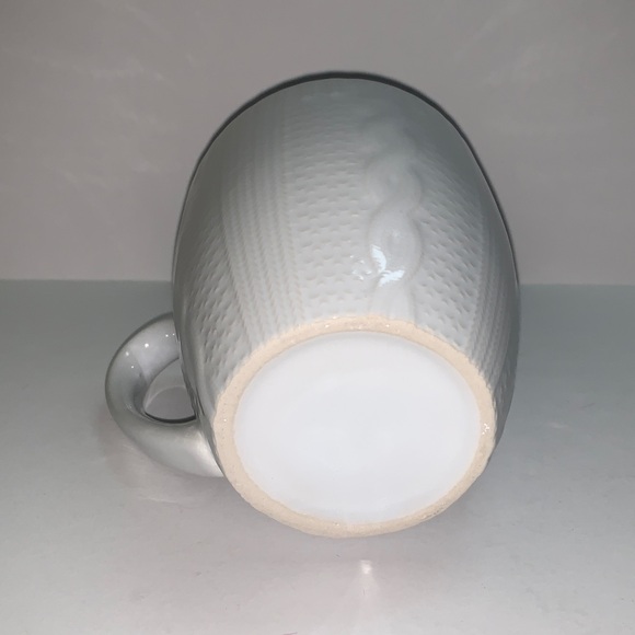 Knitted Pattern White Mug - Picture 4 of 9